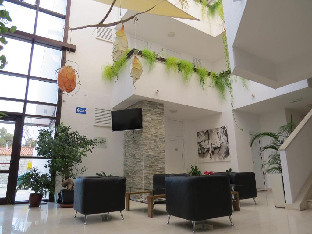 Hotel Ballet School Kastela Bagian luar foto