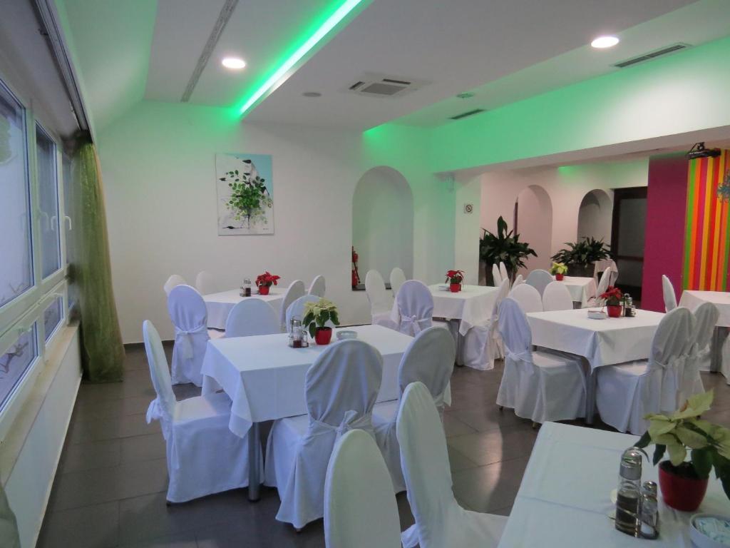 Hotel Ballet School Kastela Bagian luar foto
