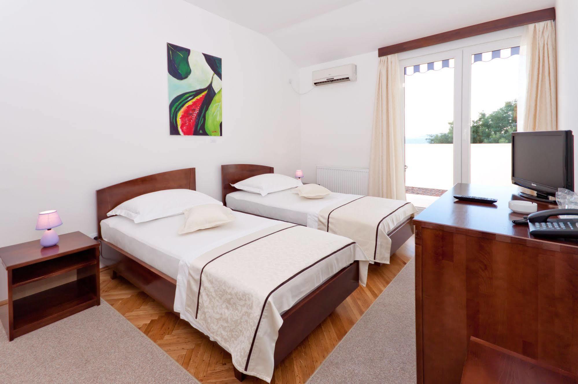 Hotel Ballet School Kastela Bagian luar foto