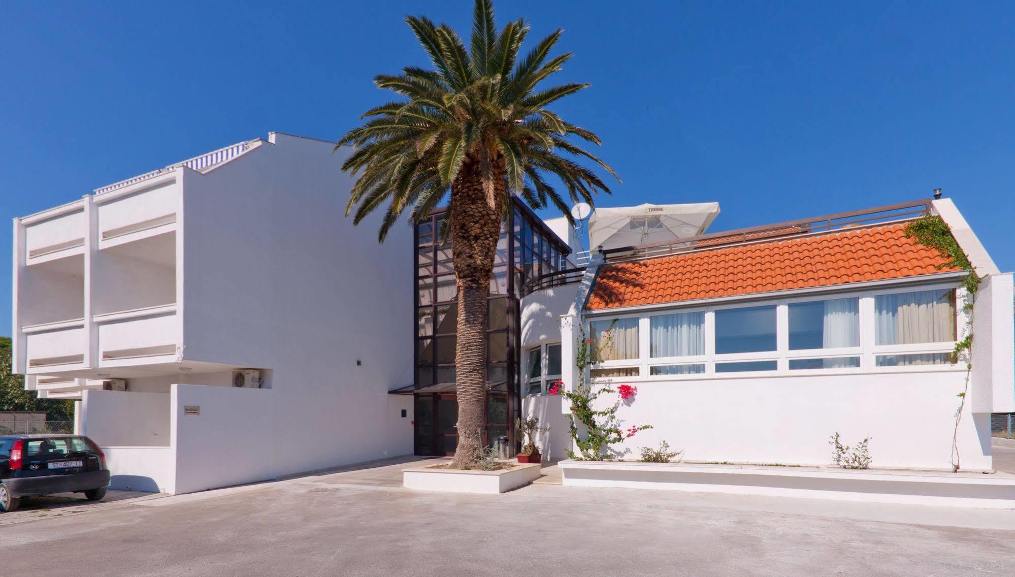 Hotel Ballet School Kastela Bagian luar foto