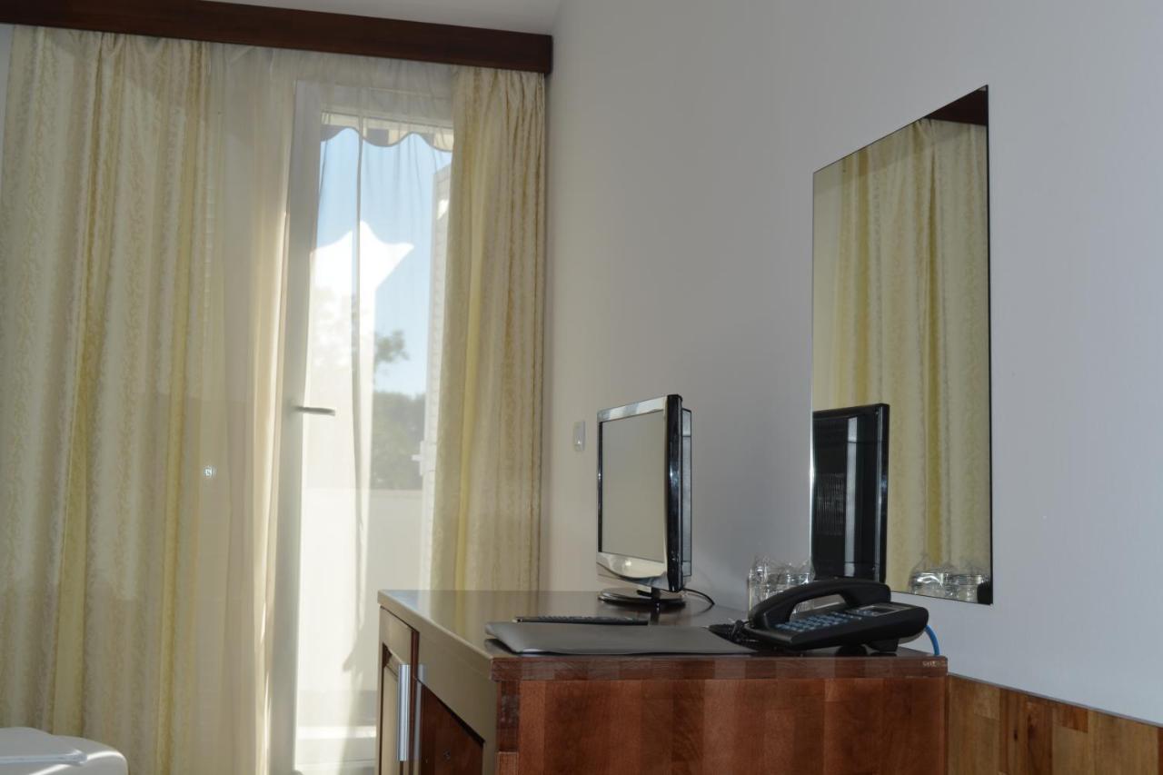 Hotel Ballet School Kastela Bagian luar foto